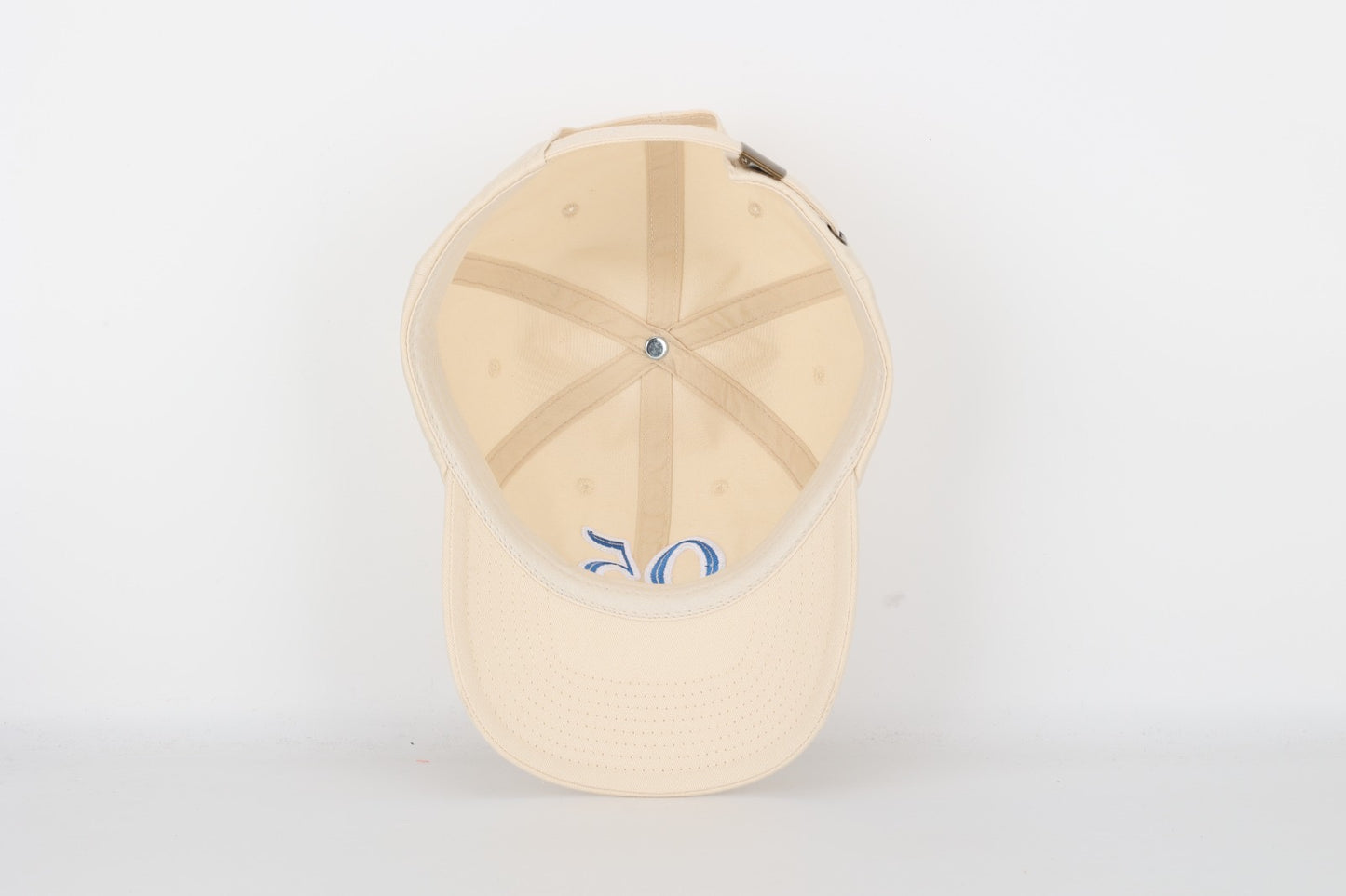 05 ESSENTIAL HAT