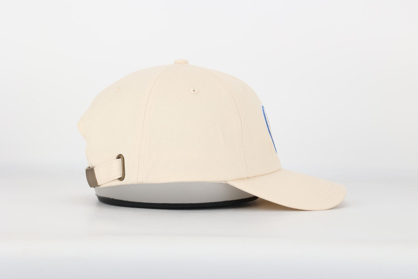 05 ESSENTIAL HAT